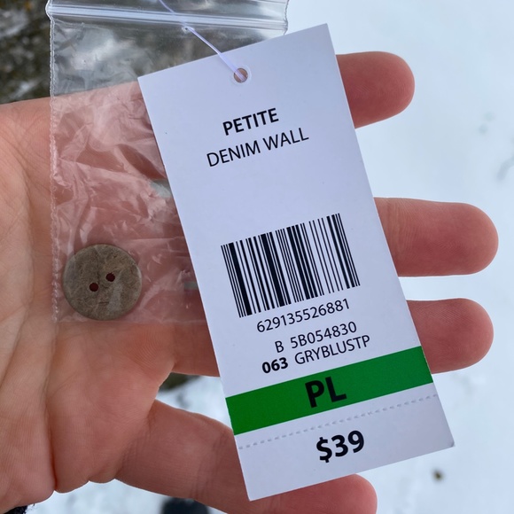 Woman's Pullover - Picture 4 of 4